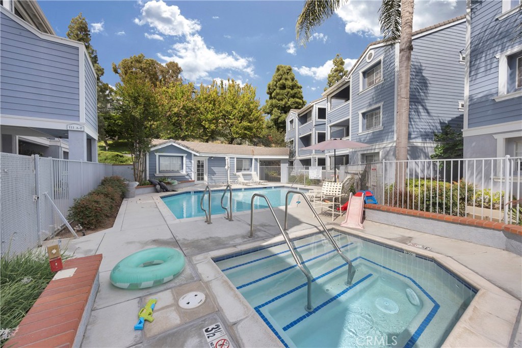 111 S Lakeview