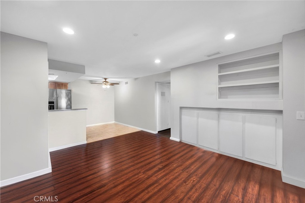 111 S Lakeview