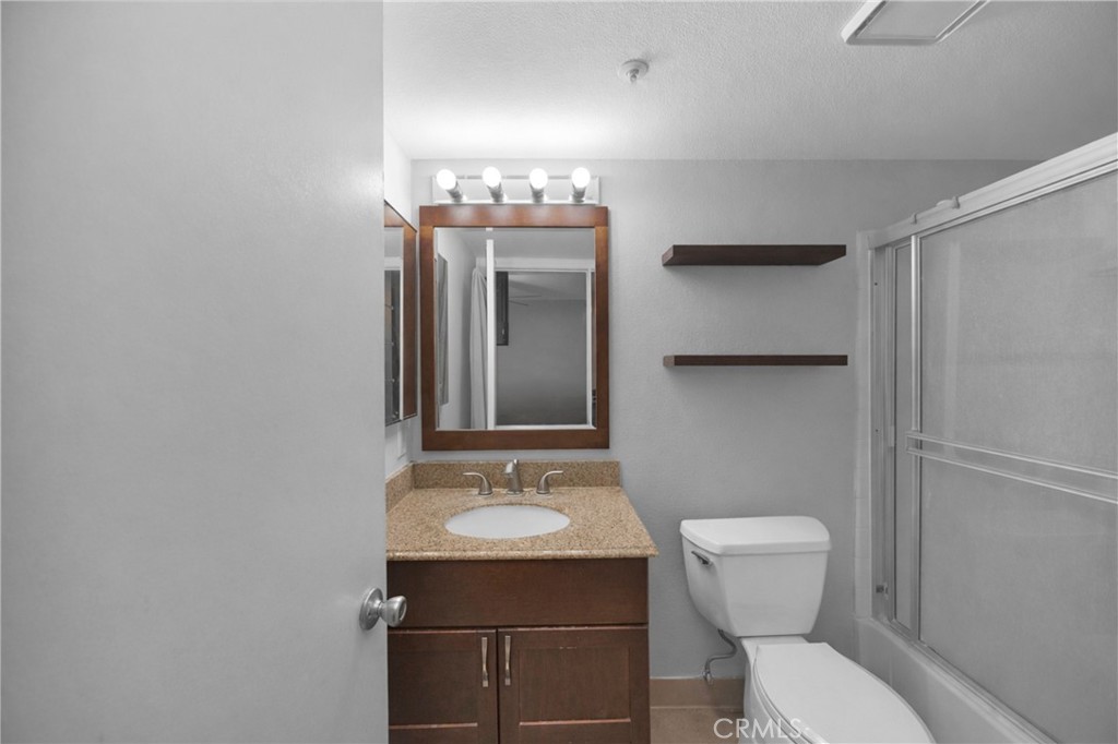 111 S Lakeview