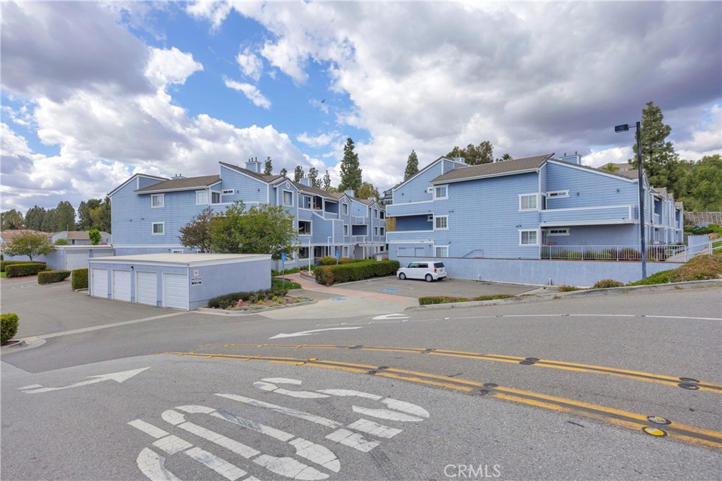 111 S Lakeview