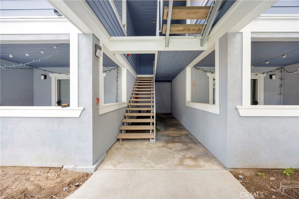 111 S Lakeview