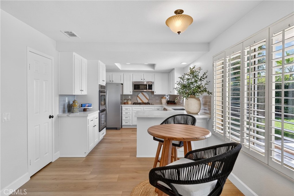 5515 Camino Vista
