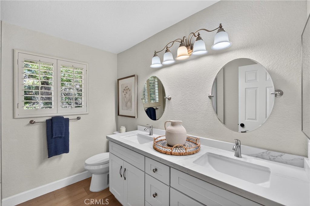 5515 Camino Vista