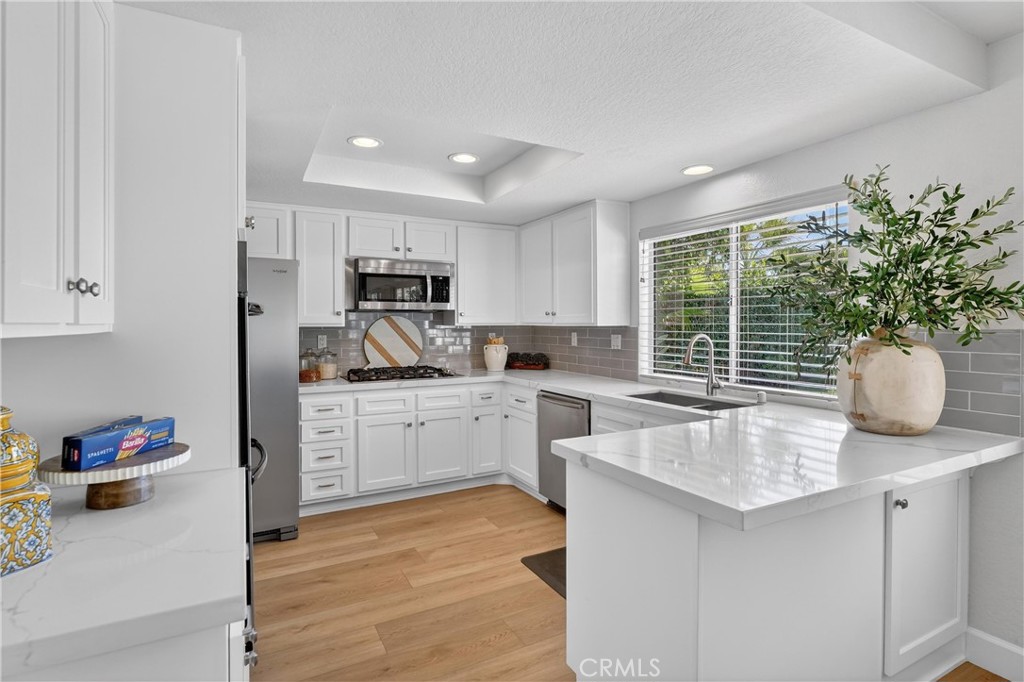 5515 Camino Vista