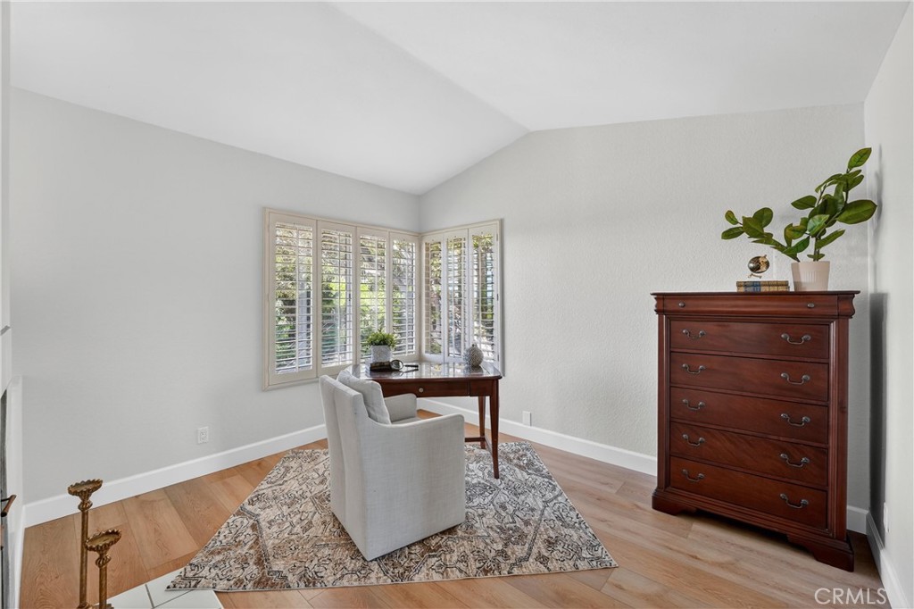 5515 Camino Vista