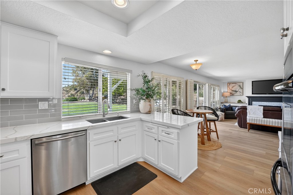 5515 Camino Vista