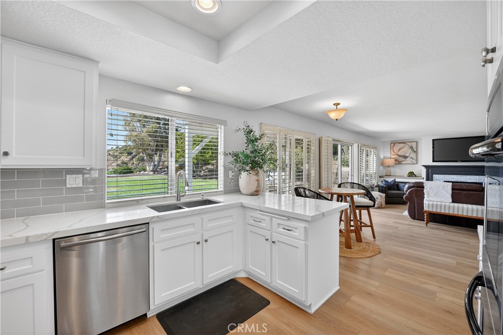 5515 Camino Vista