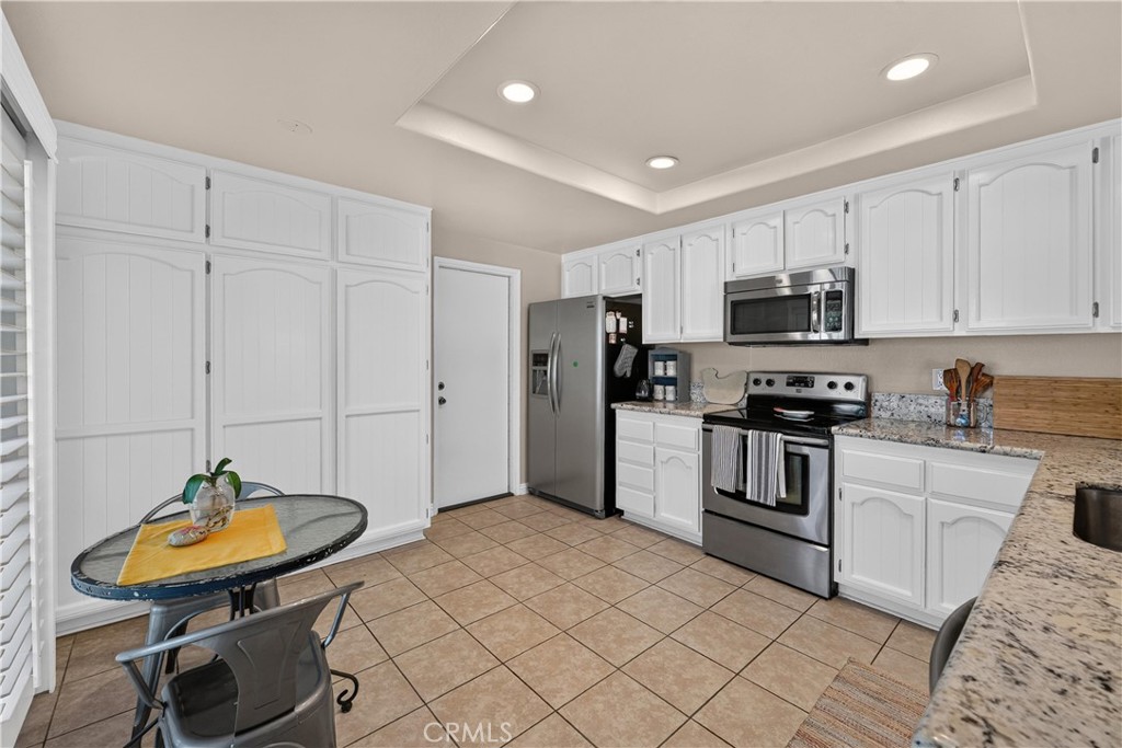 5037 #5 E Almond Avenue 32