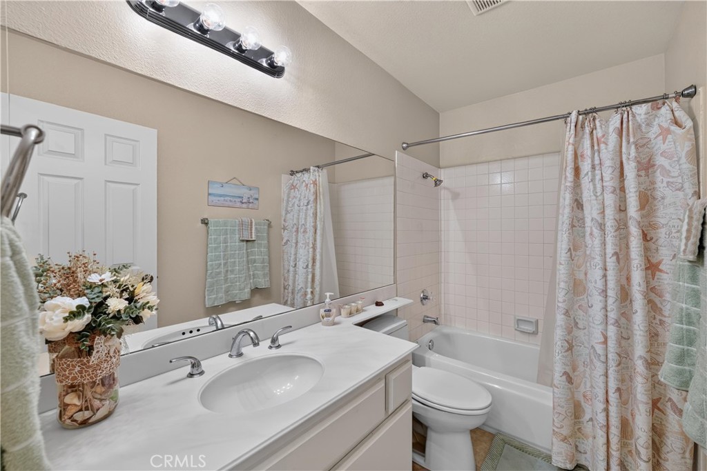 5037 #5 E Almond Avenue 32