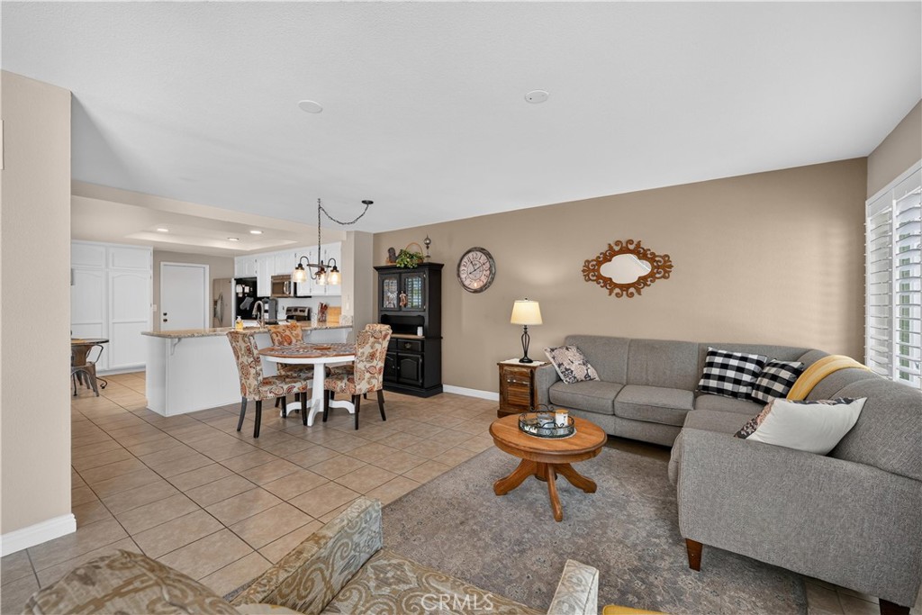 5037 #5 E Almond Avenue 32