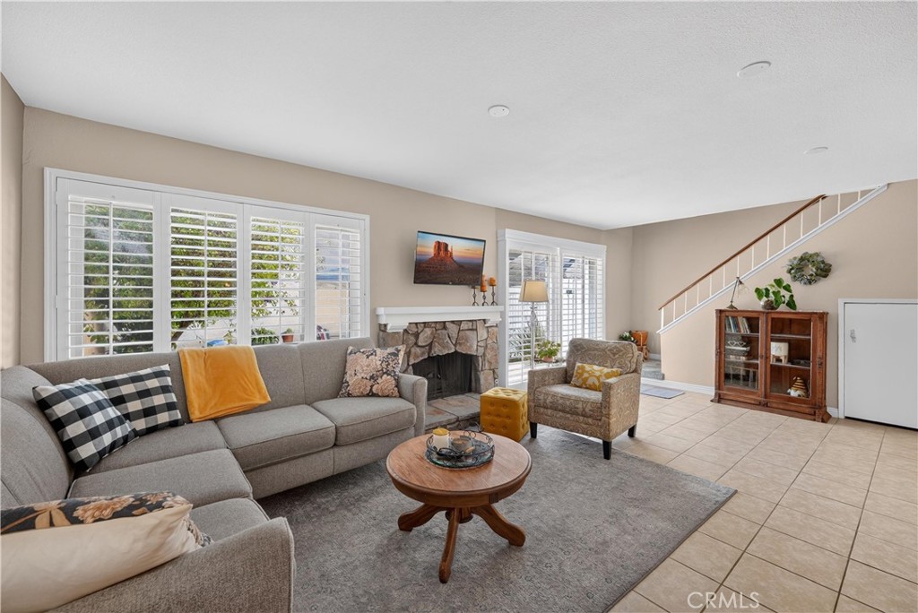 5037 #5 E Almond Avenue 32