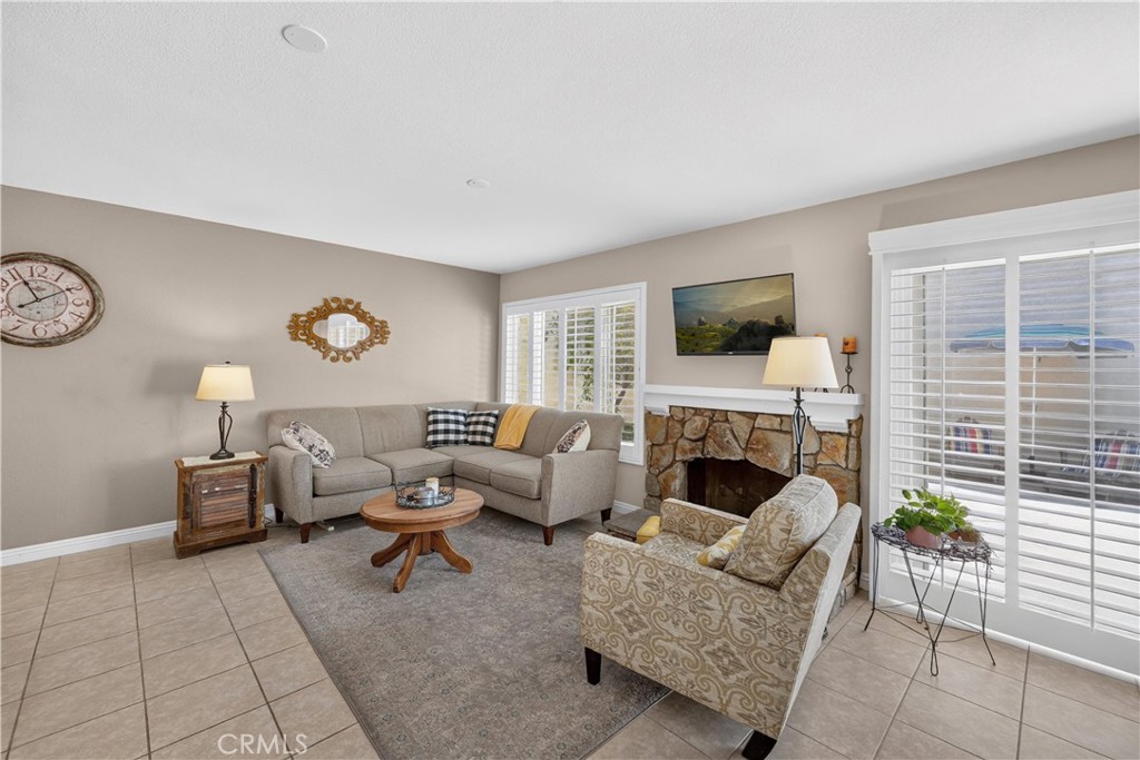 5037 #5 E Almond Avenue 32