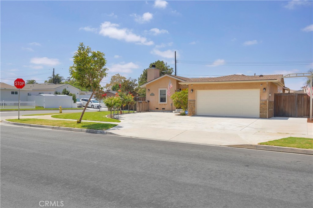 1521 S Dallas