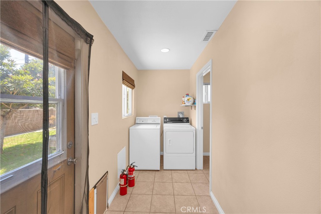 1521 S Dallas