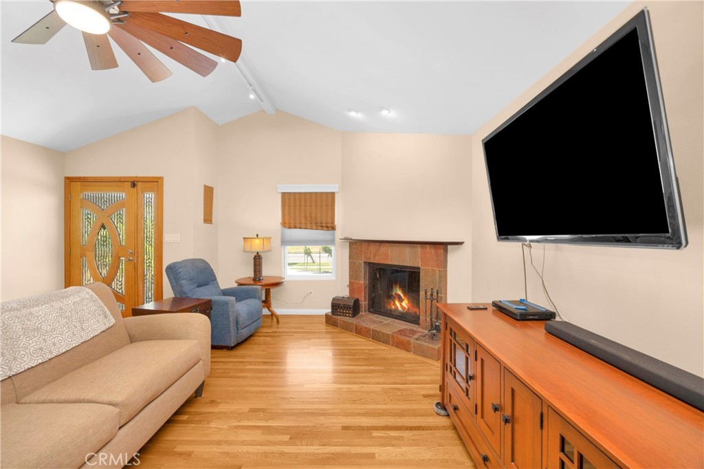 1521 S Dallas
