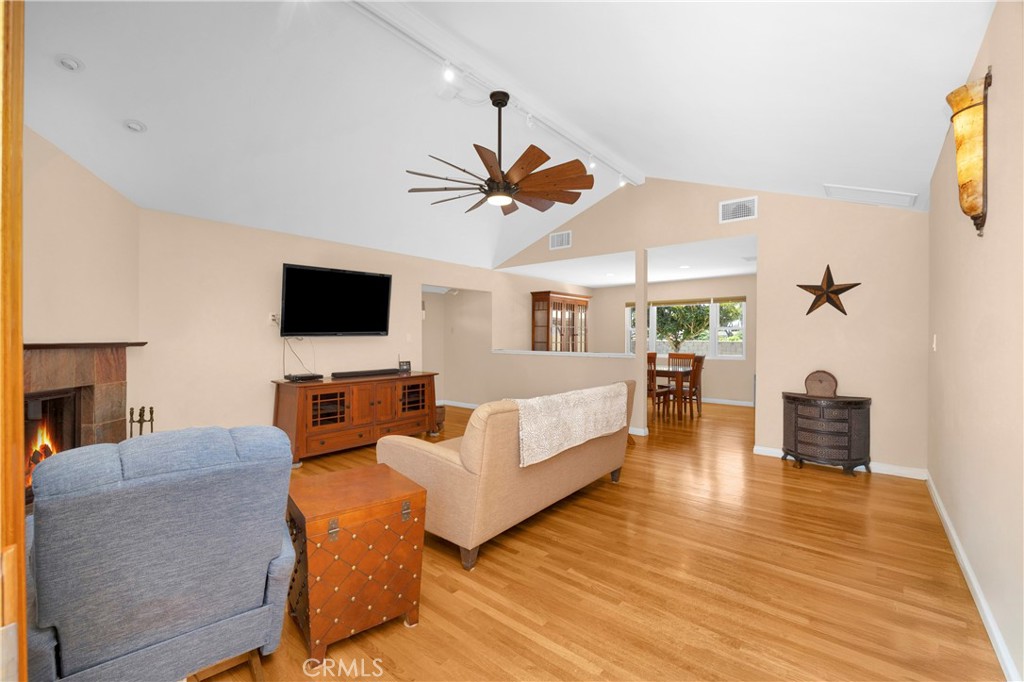 1521 S Dallas