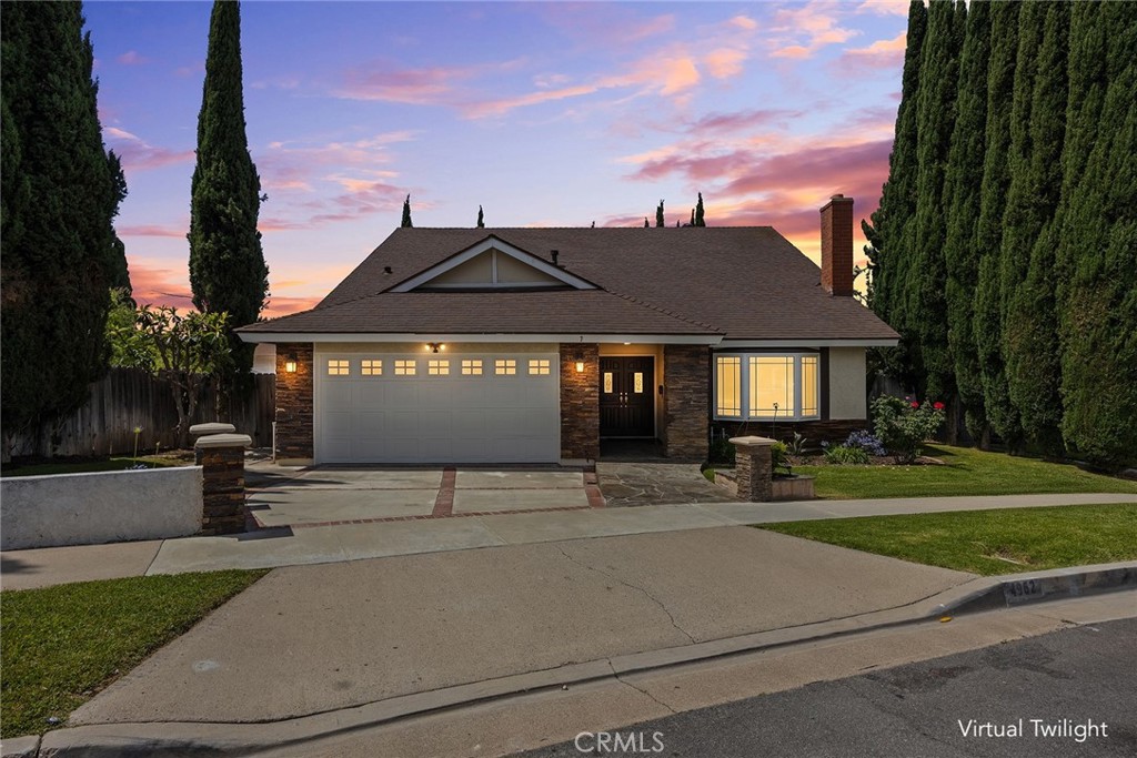 4962 E Glenview
