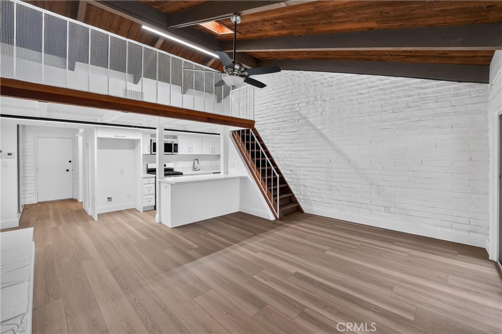 5068 Lakeview