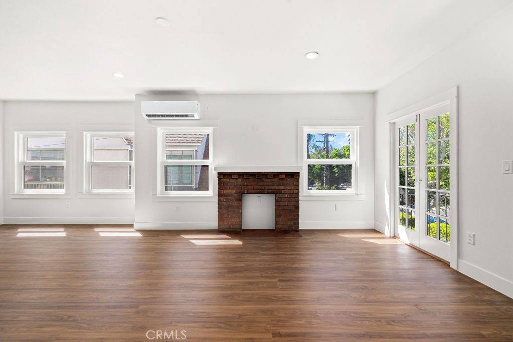 2220 Raymond