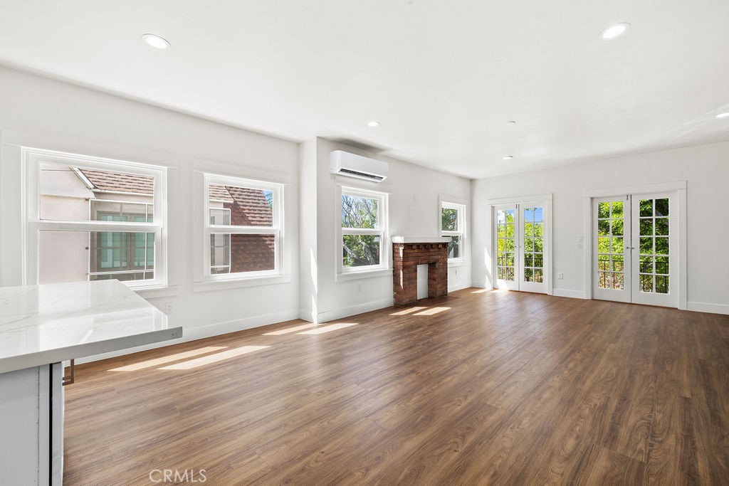 2220 Raymond