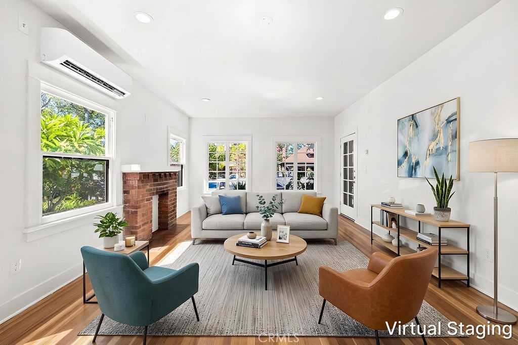 2220 Raymond