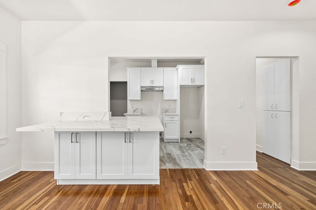 2220 Raymond