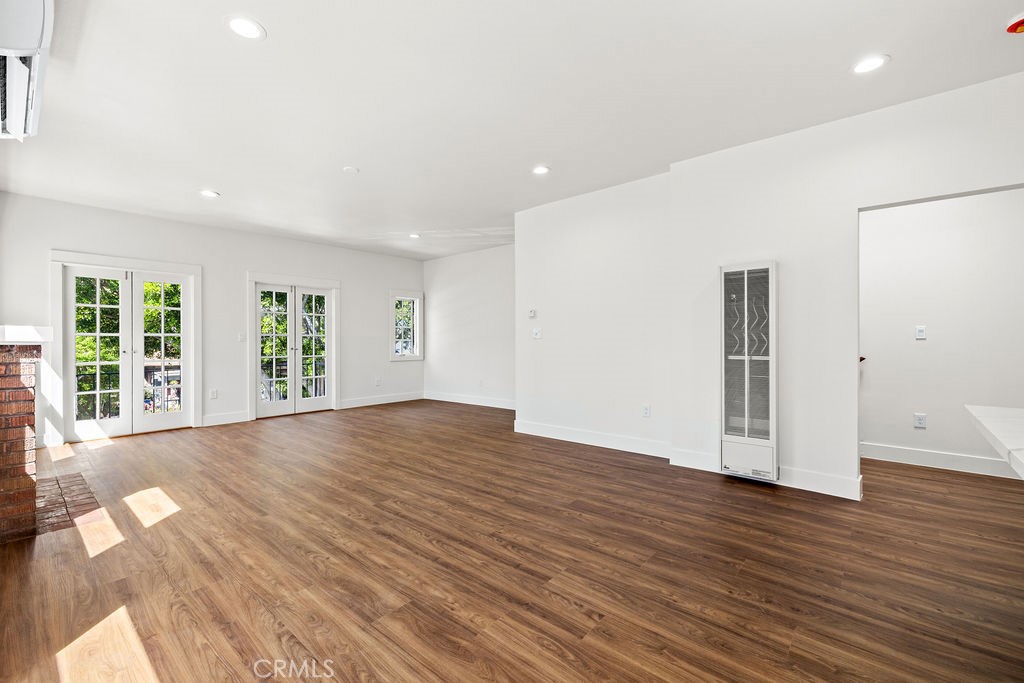 2220 Raymond