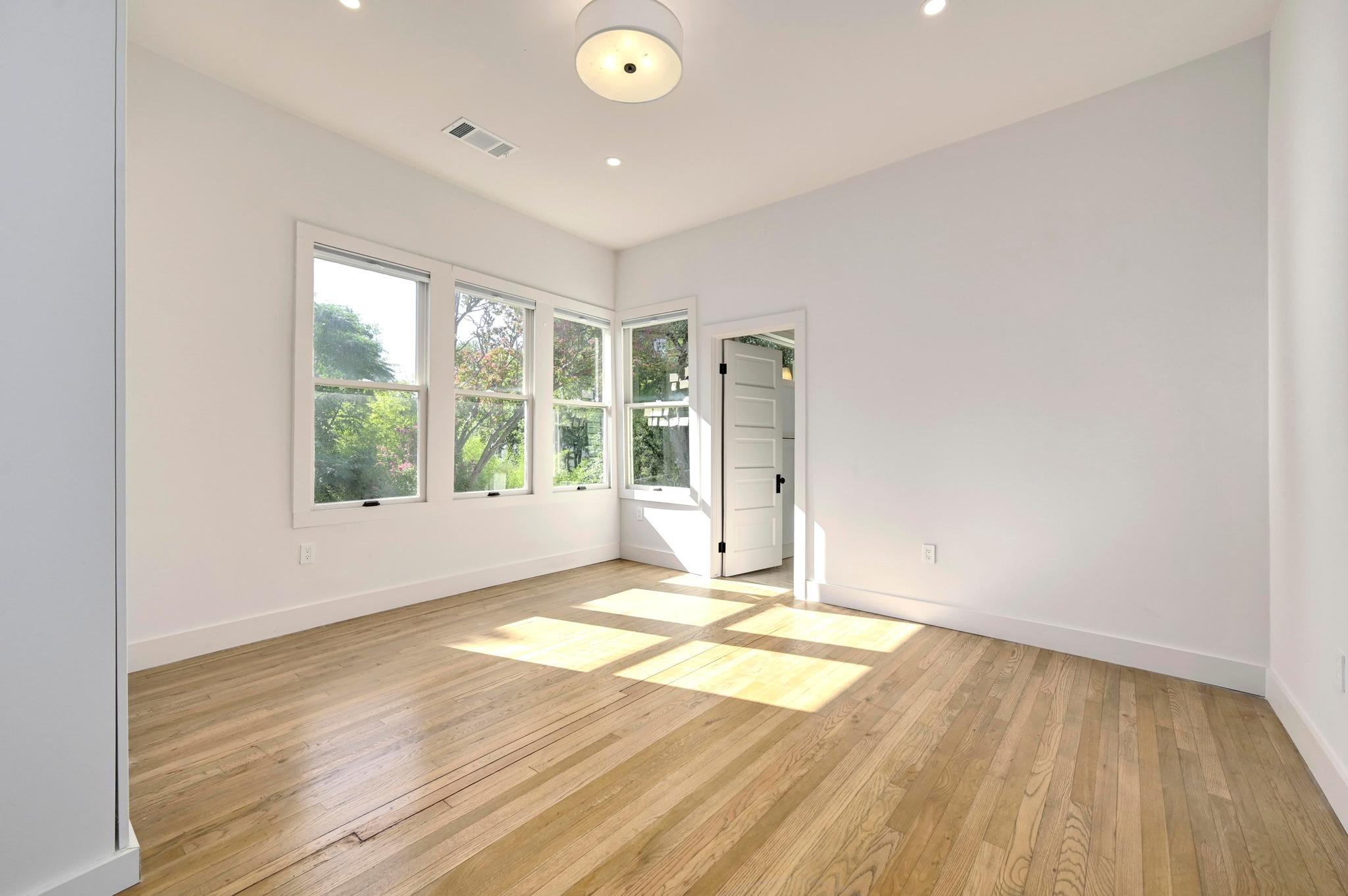 1603 Taylor Gaines ST