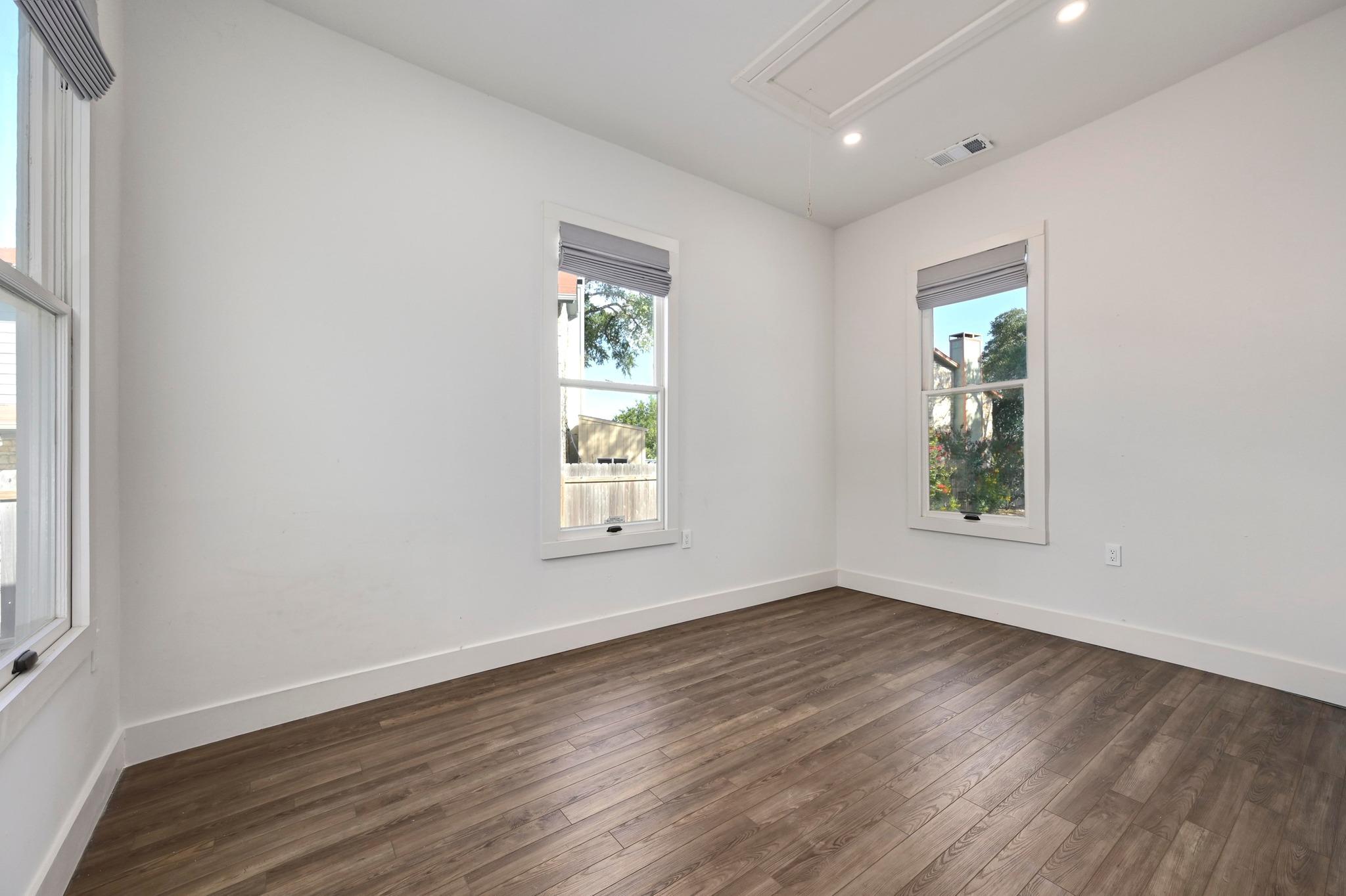 1603 Taylor Gaines ST