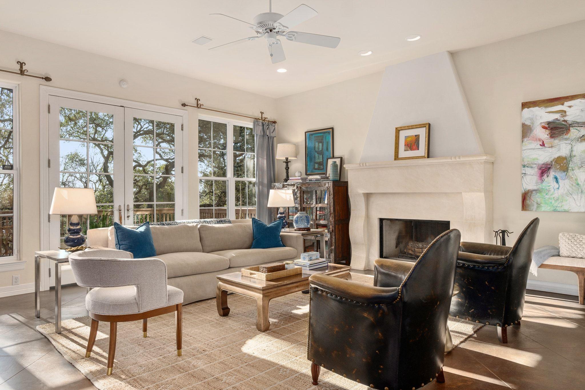 1305 Constant Springs DR