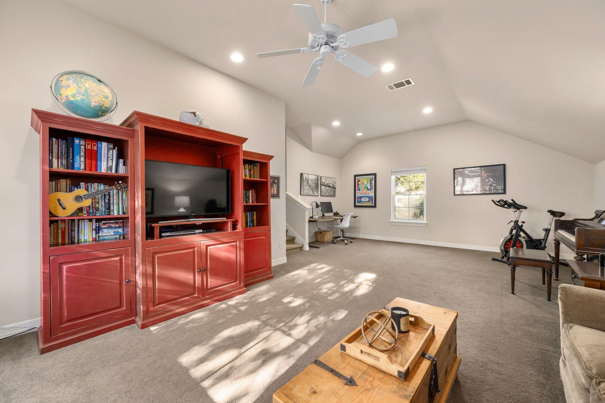 1305 Constant Springs DR