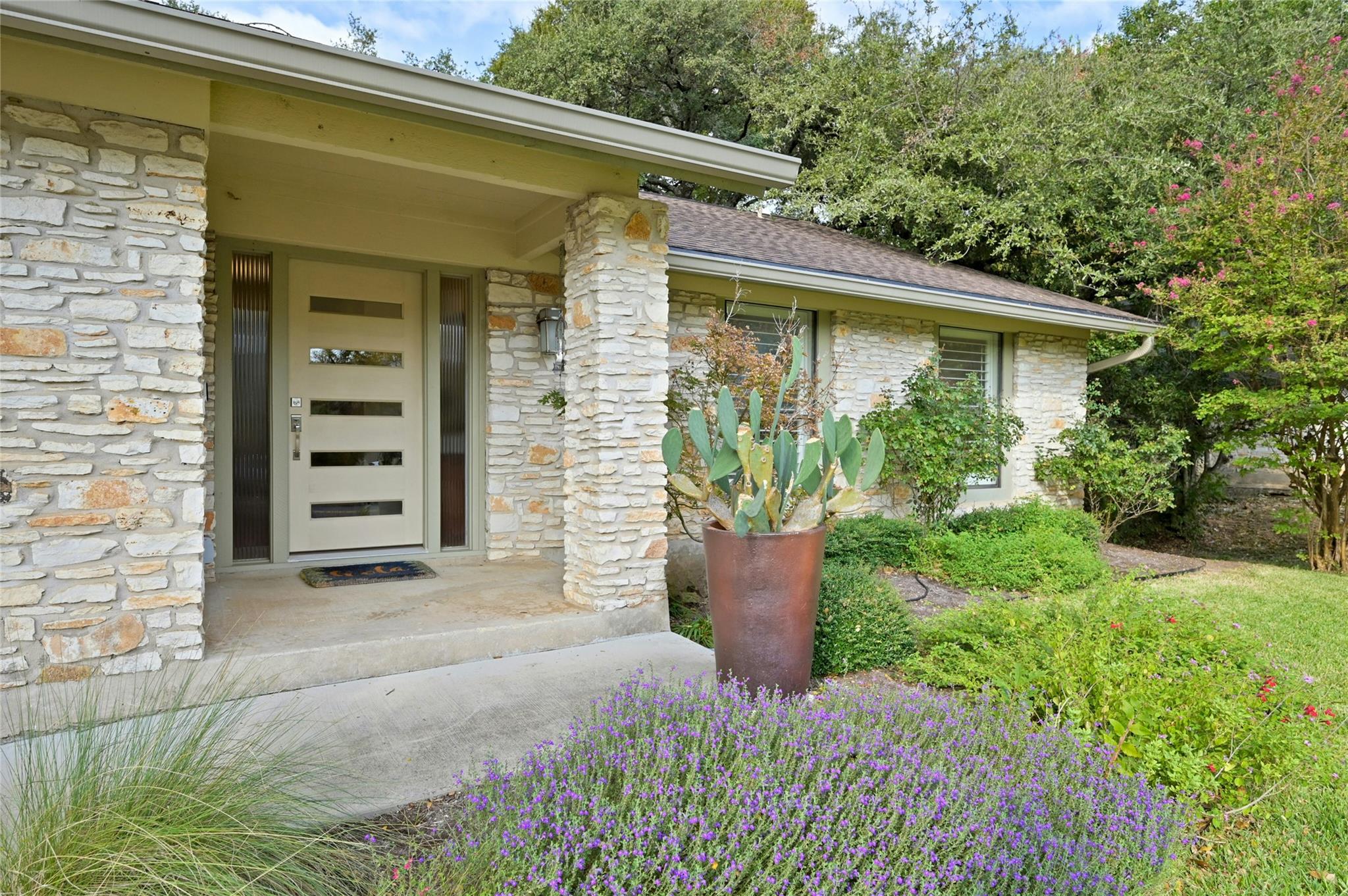 3117 Thousand Oaks DR