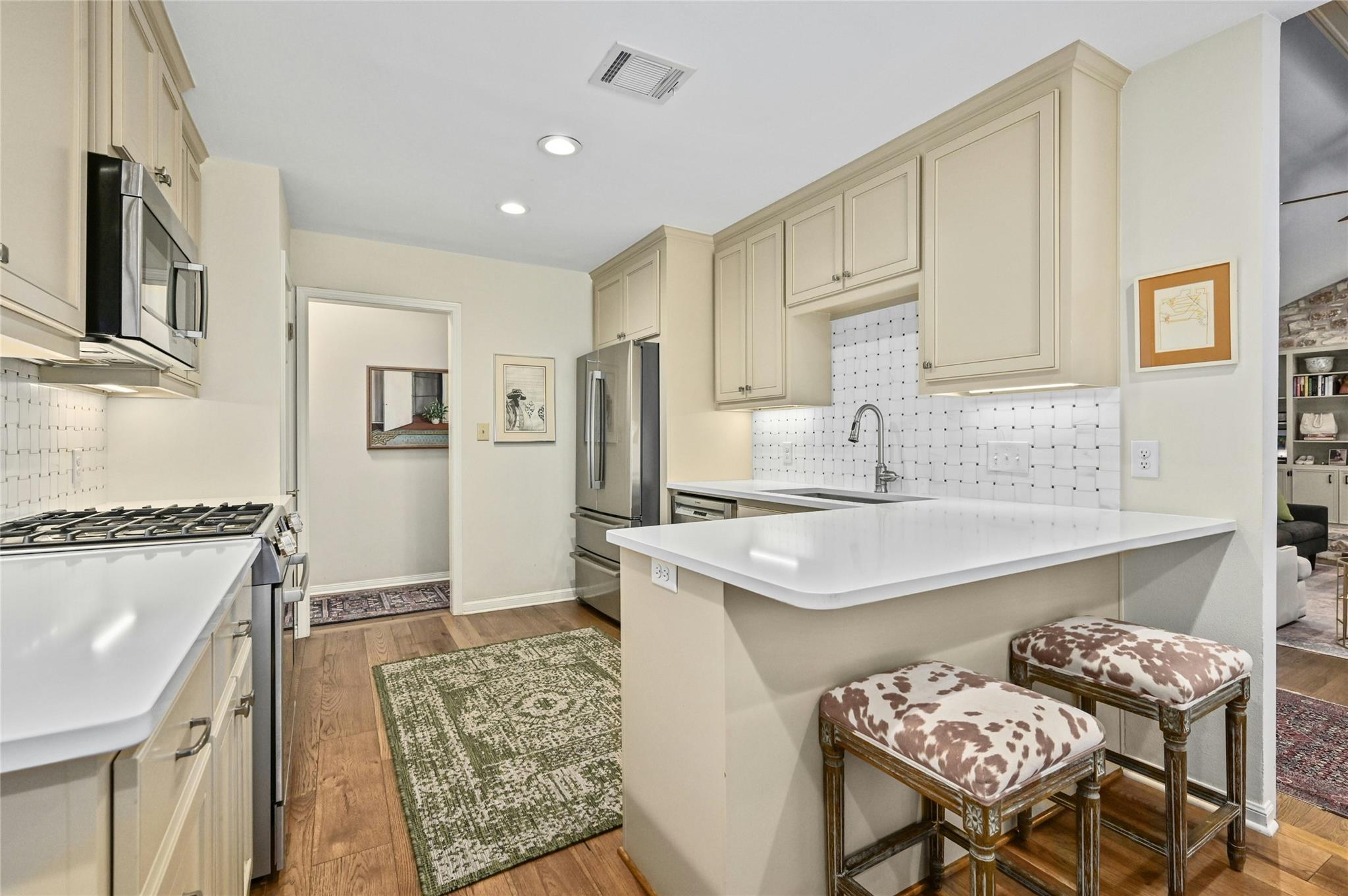 3117 Thousand Oaks DR