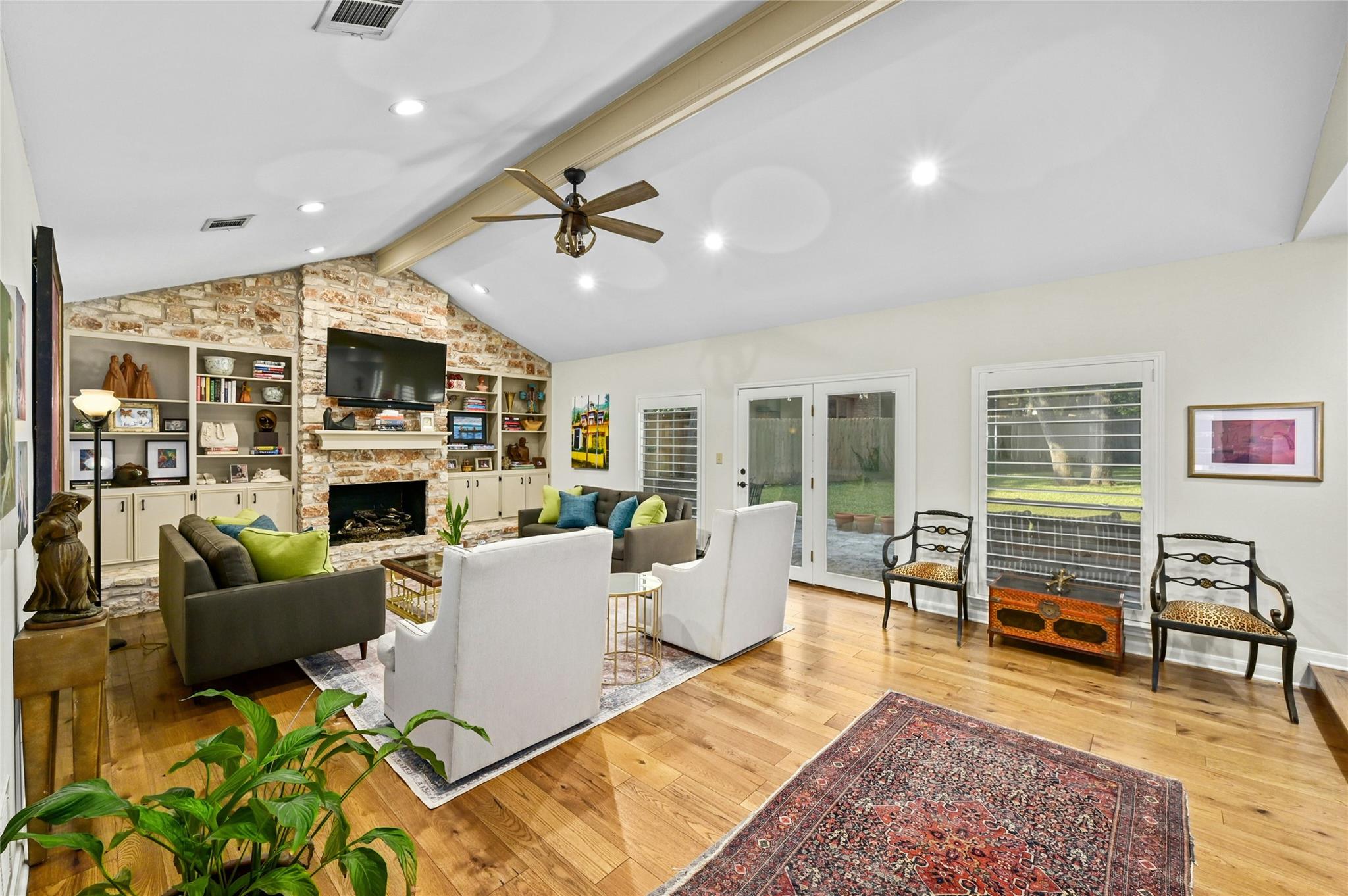 3117 Thousand Oaks DR