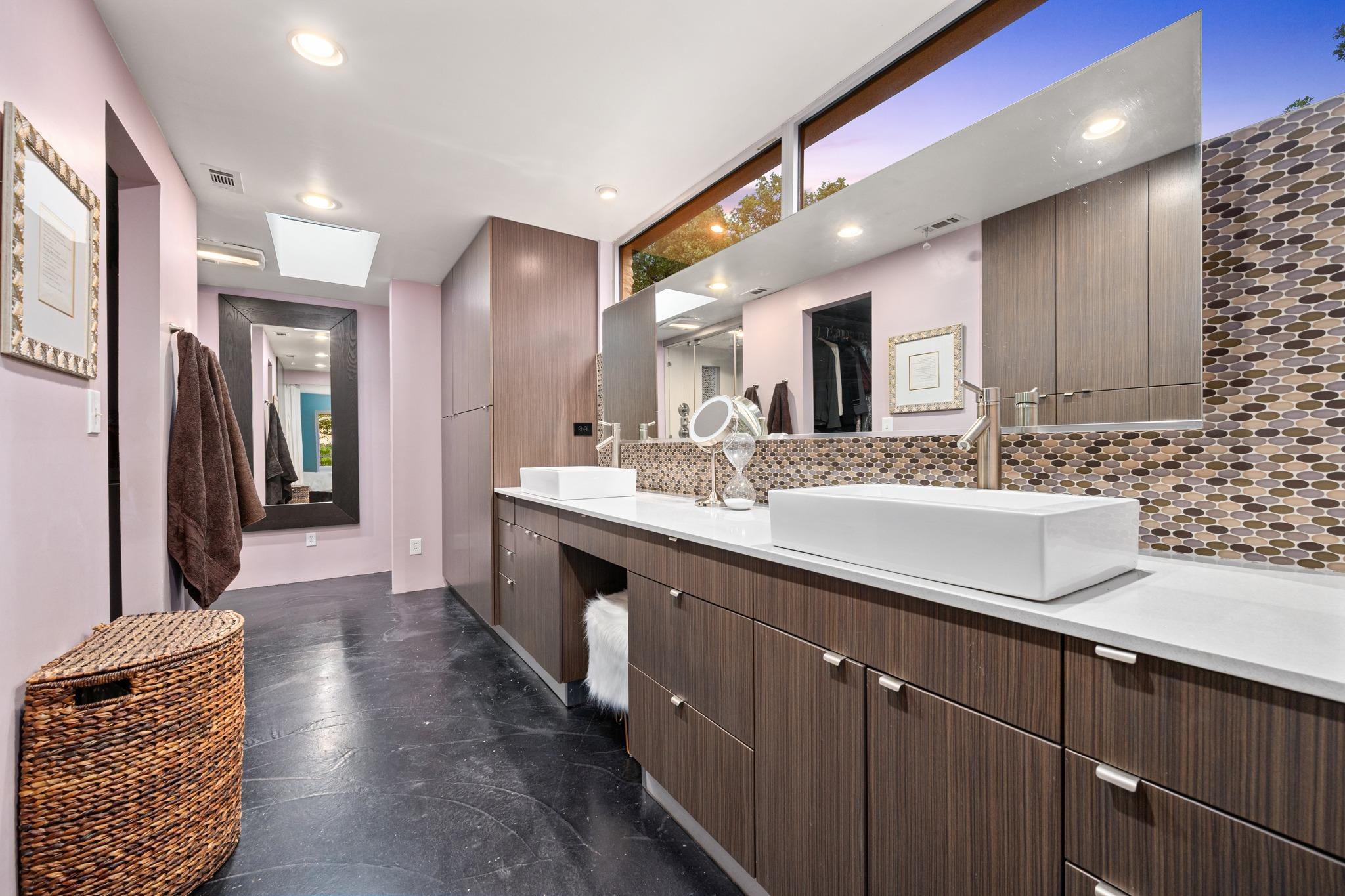 6305 Plum Hollow Overlook