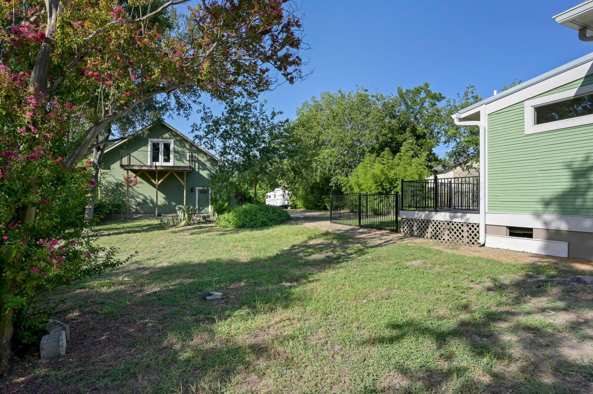 1603 Taylor Gaines ST
