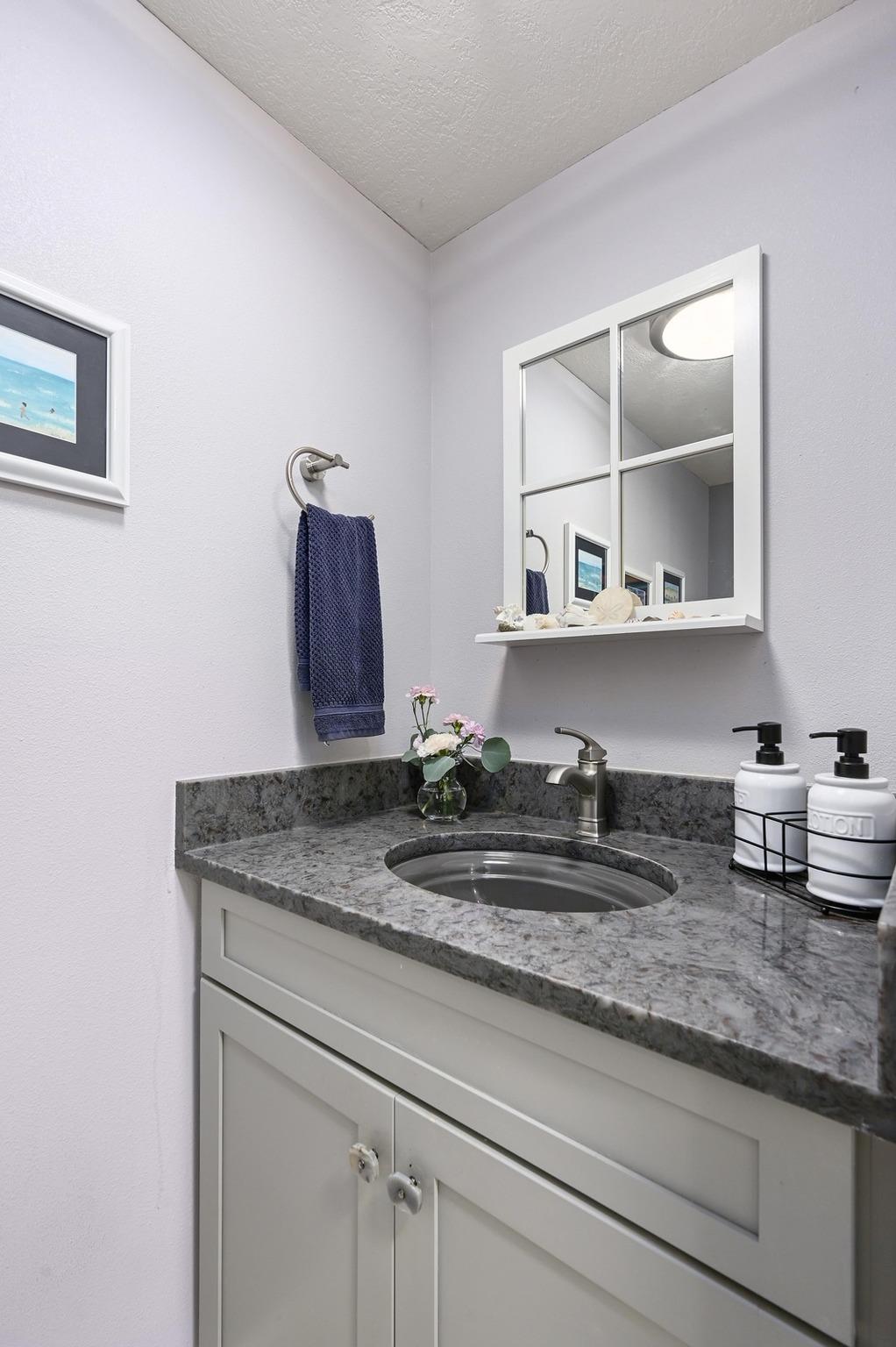 2009 S Oak Canyon RD