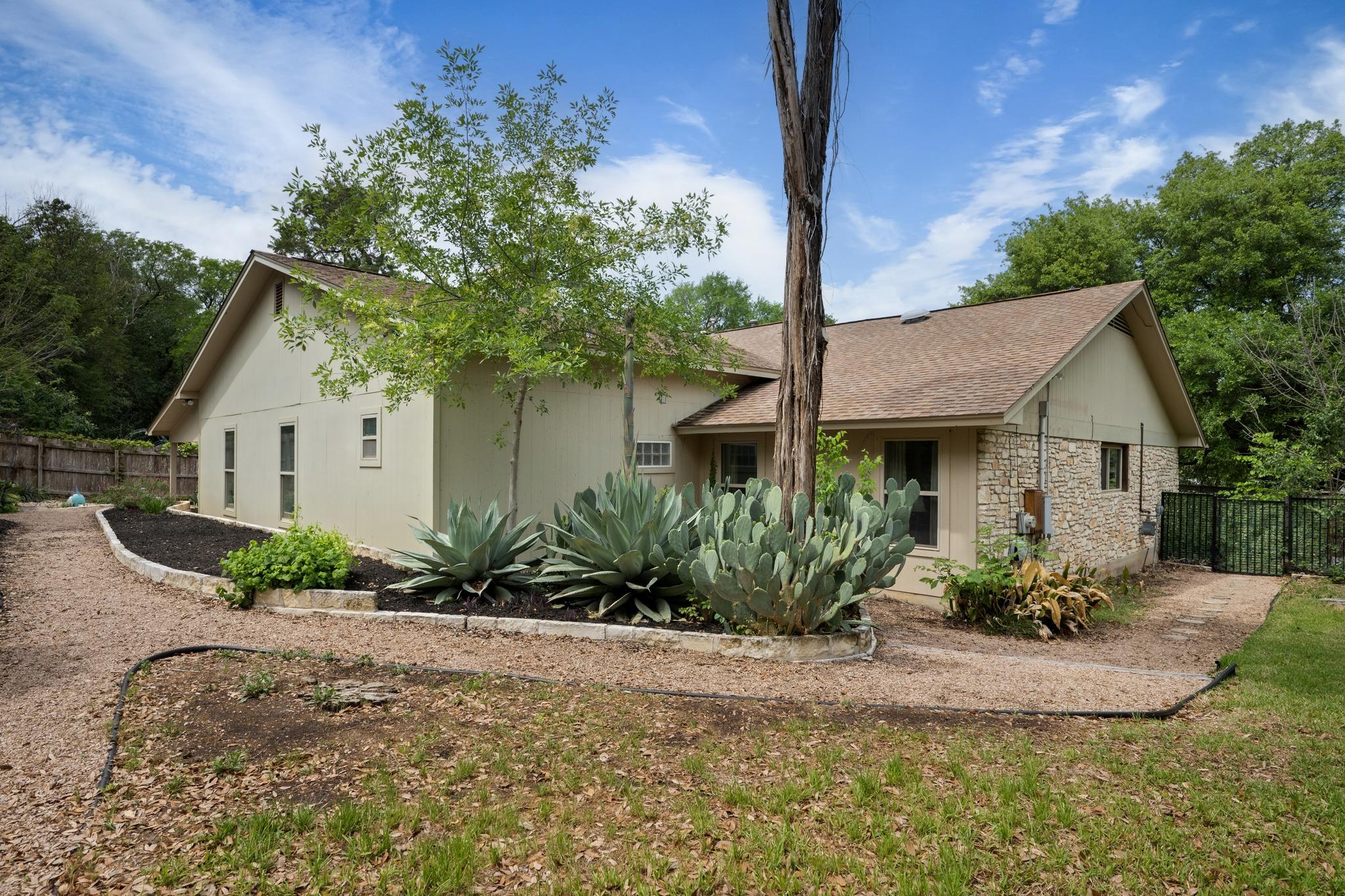 3415 Rain Forest DR