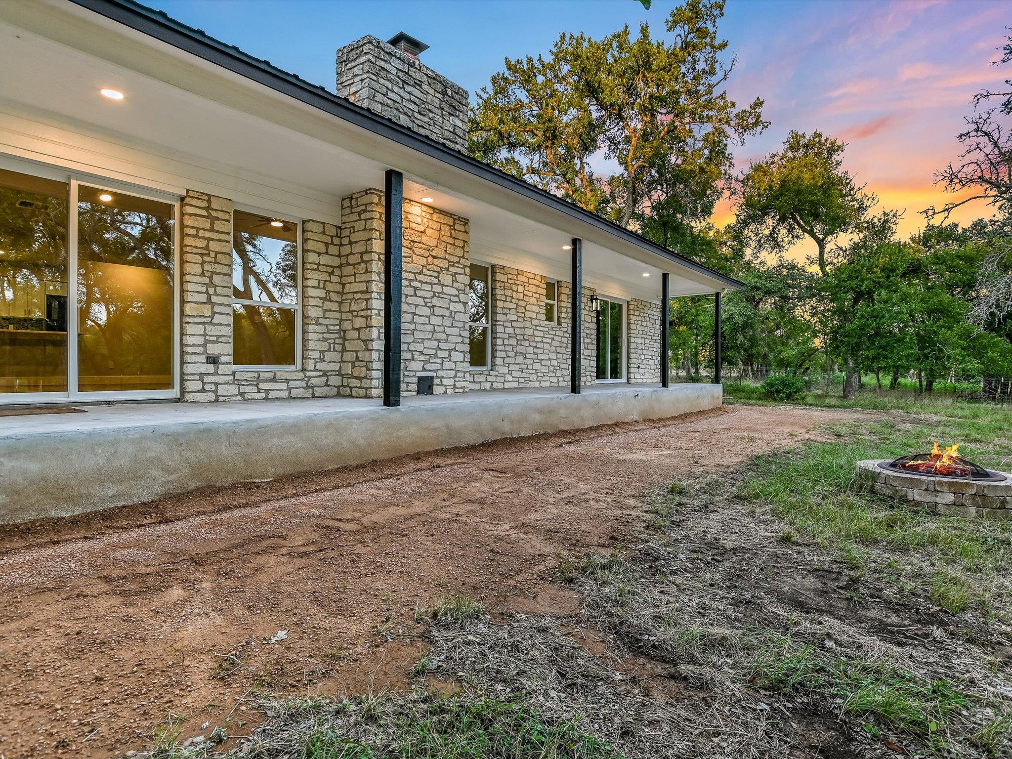 353 San Gabriel Oaks DR