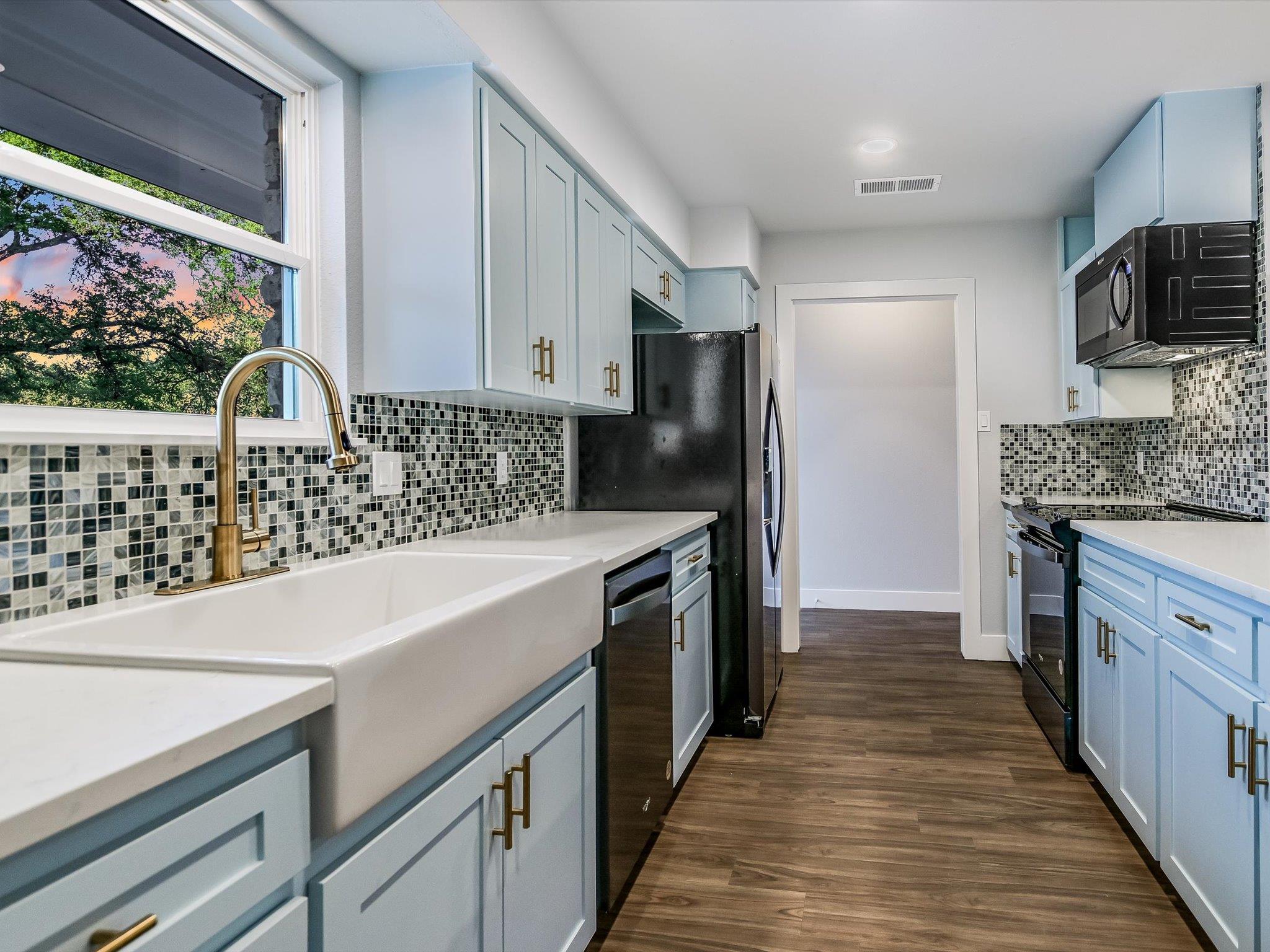 353 San Gabriel Oaks DR