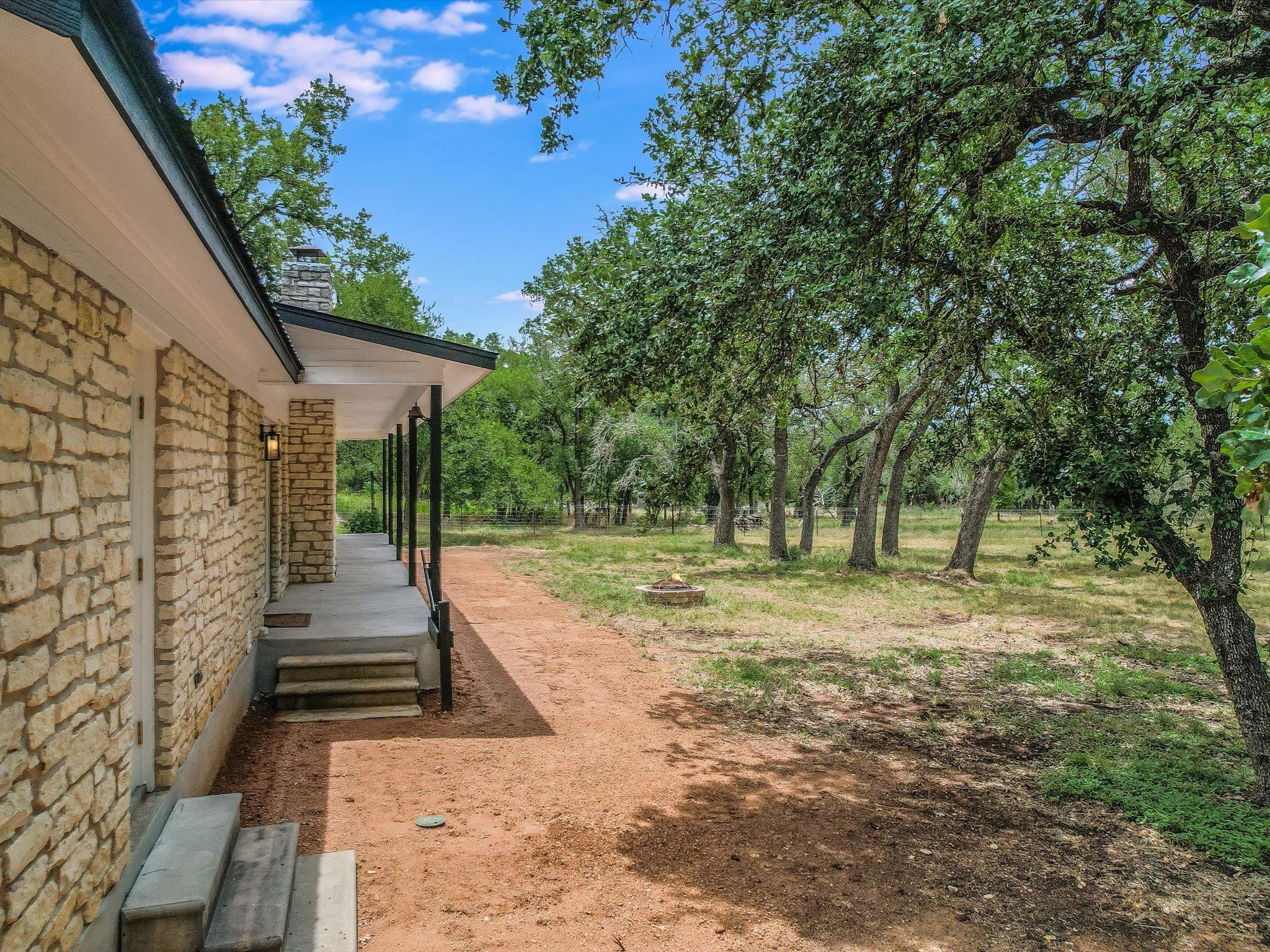 353 San Gabriel Oaks DR