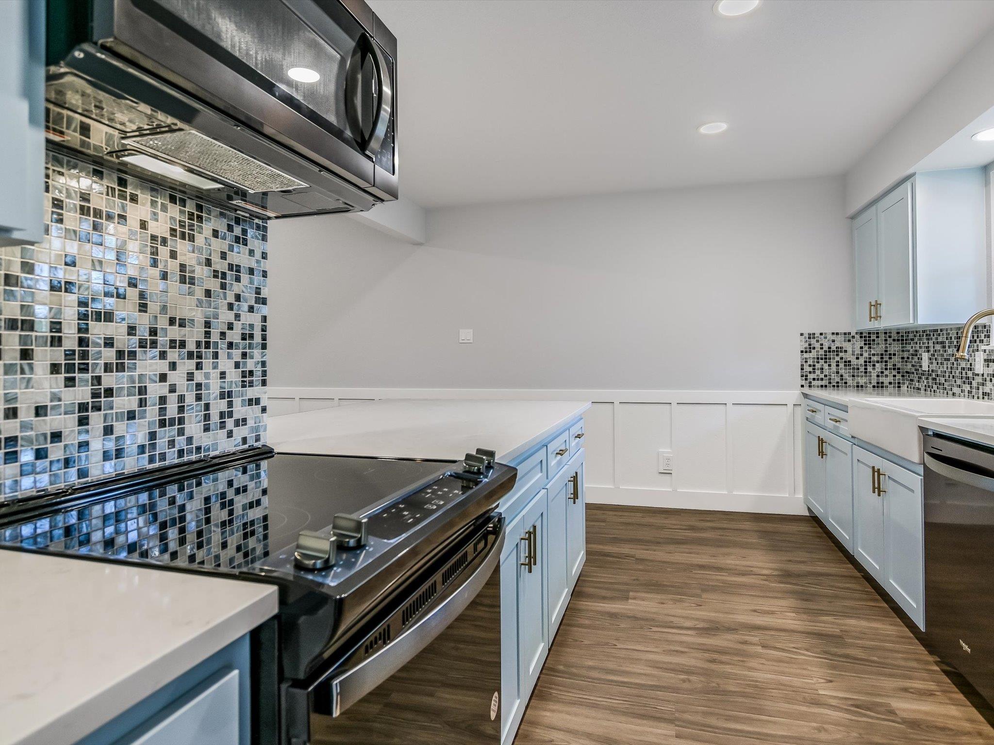 353 San Gabriel Oaks DR