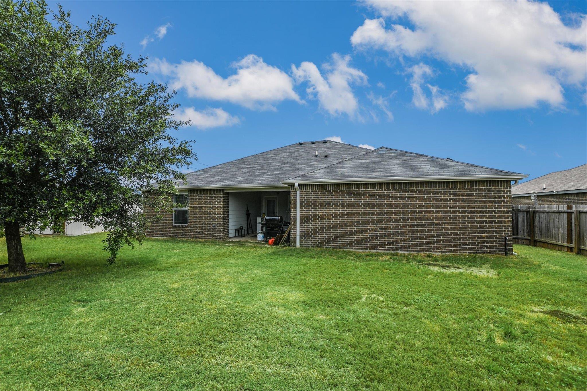 2415 Washington DR