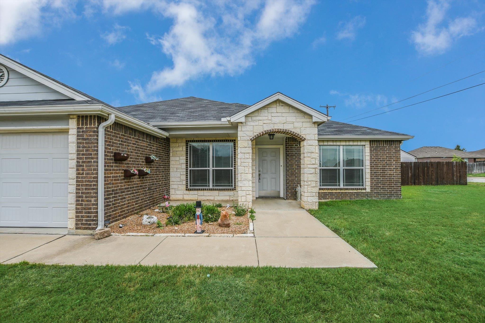 2415 Washington DR