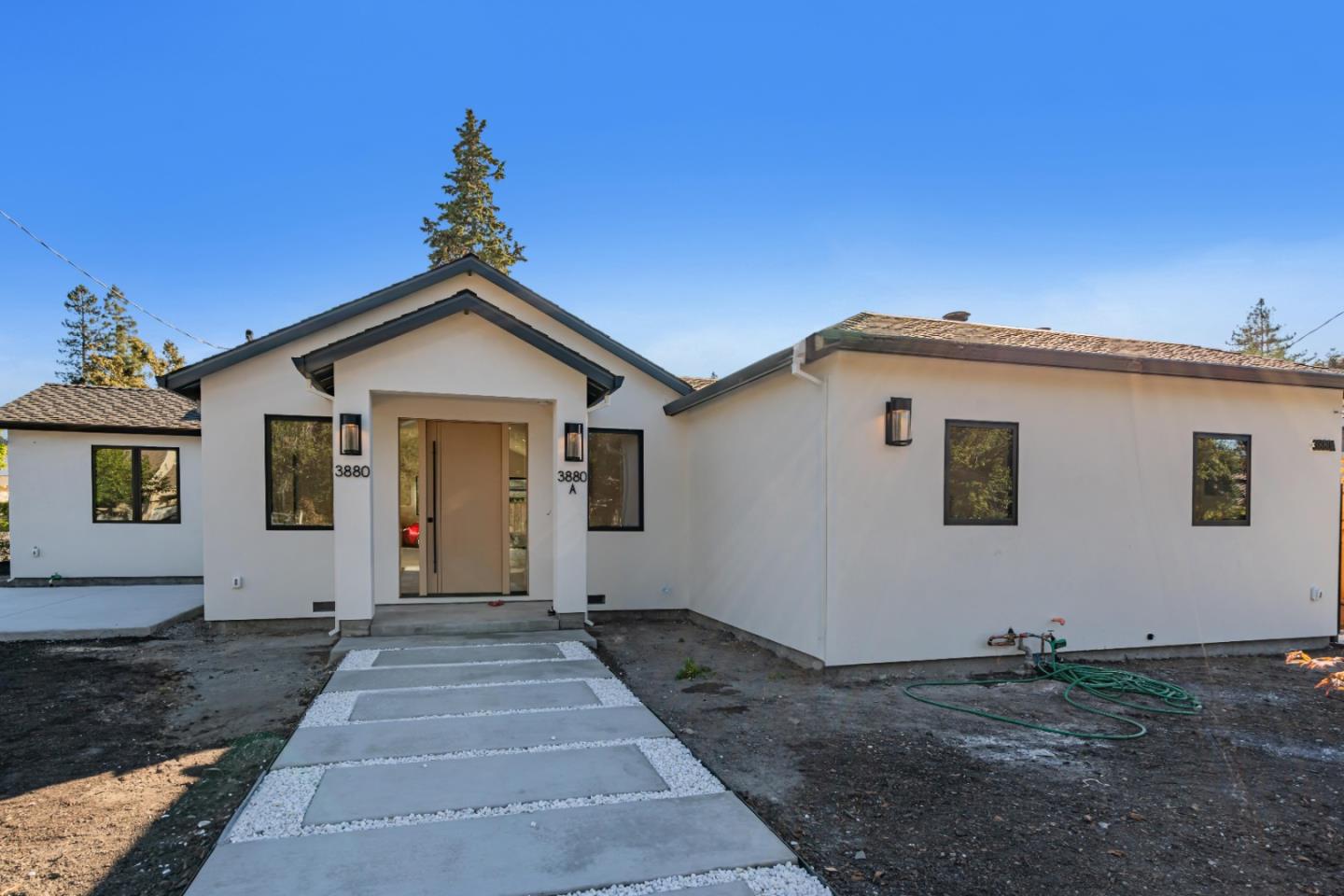 3880 El Centro Street