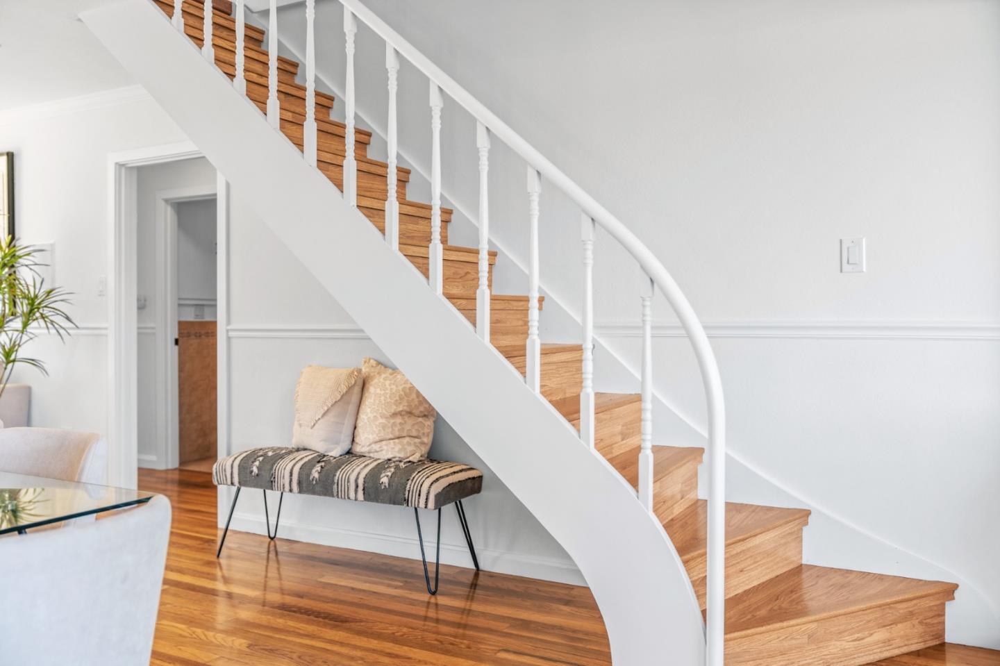 611 Santa Susana AVE