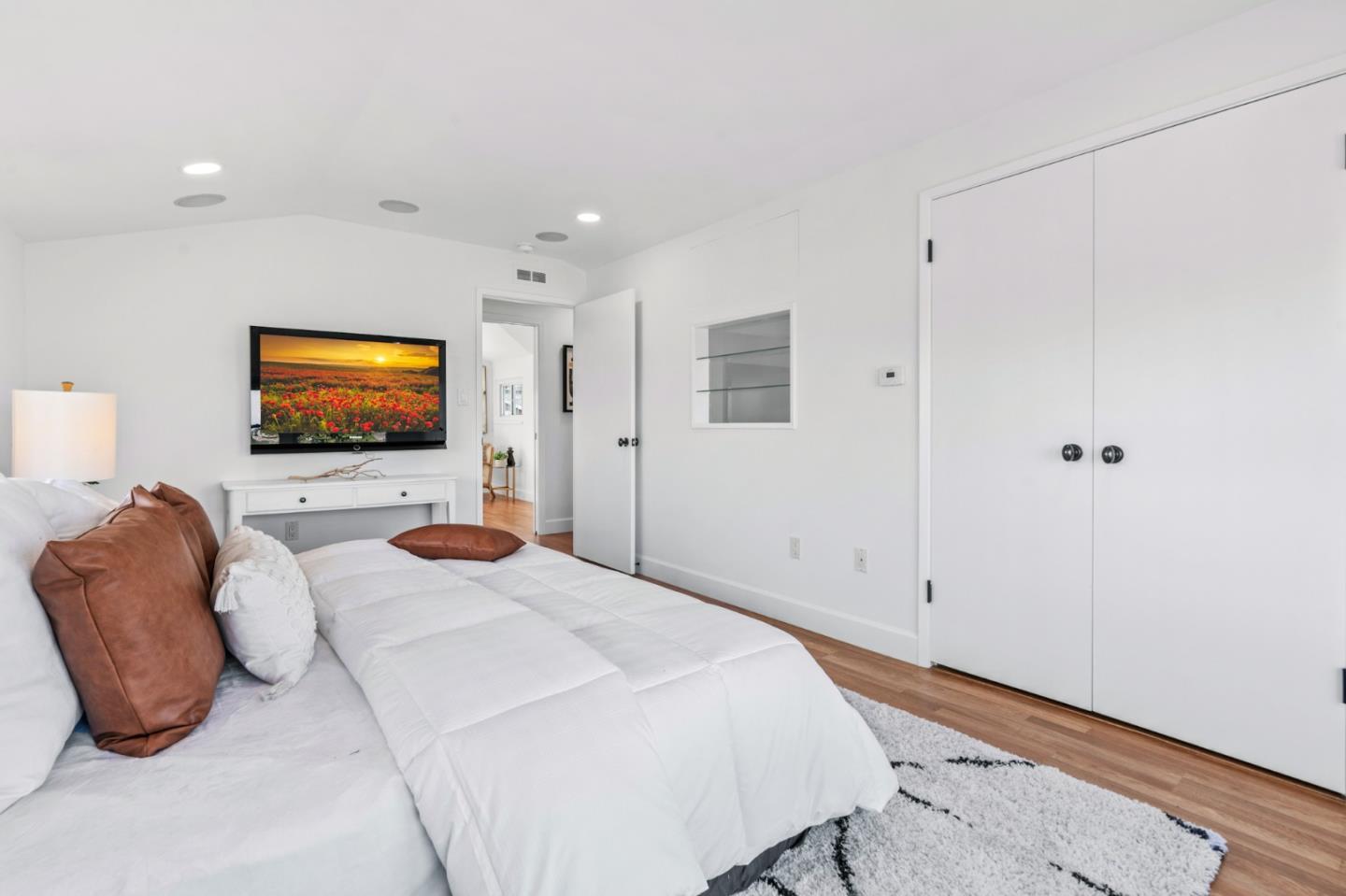 611 Santa Susana AVE