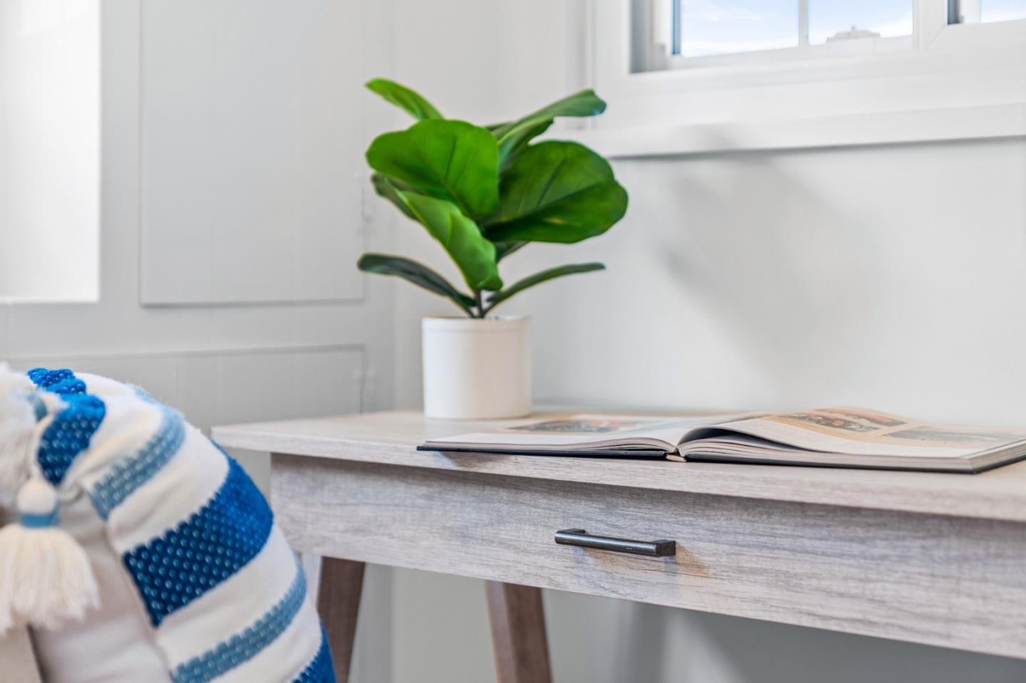 611 Santa Susana AVE