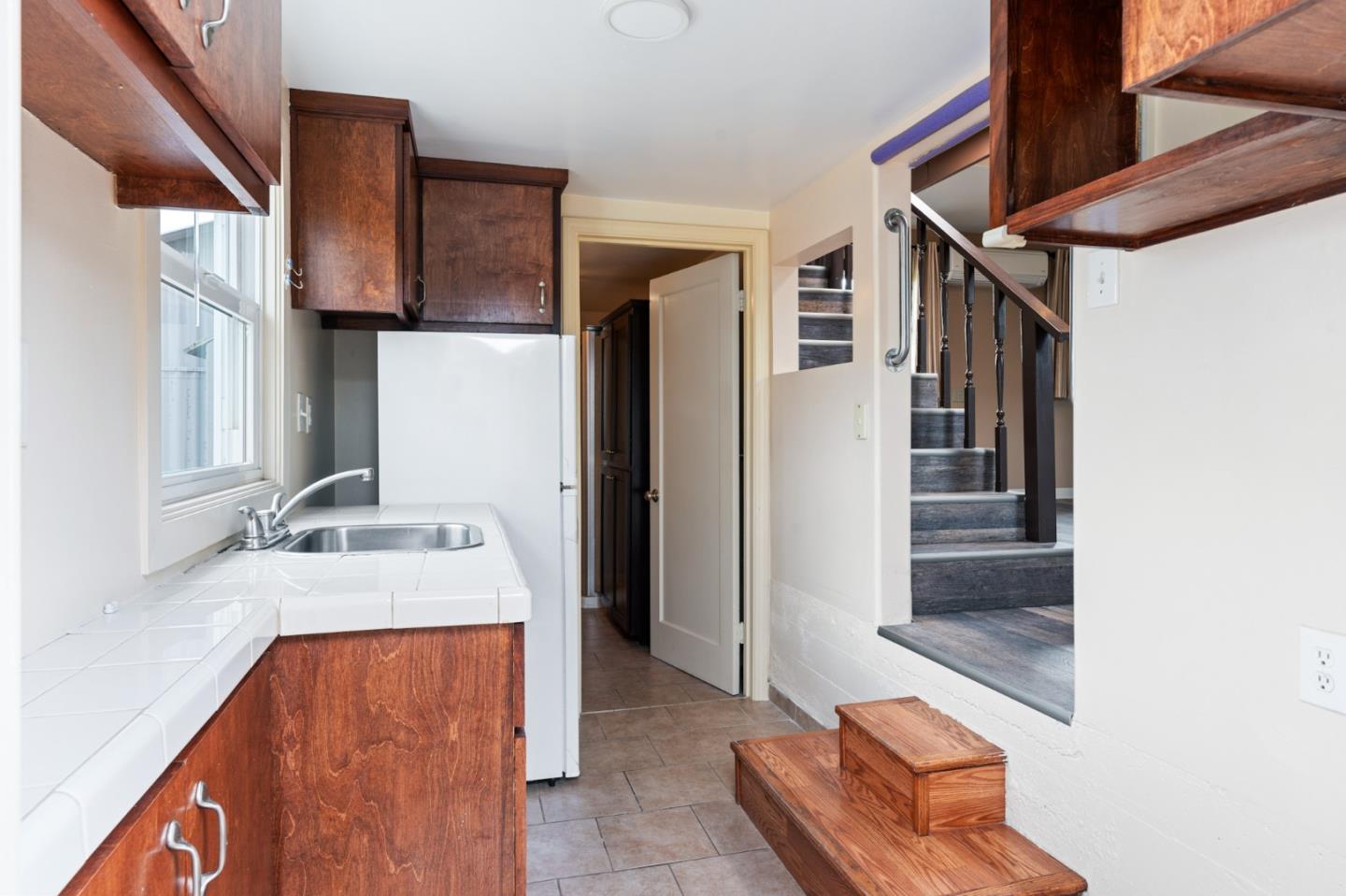 611 Santa Susana AVE