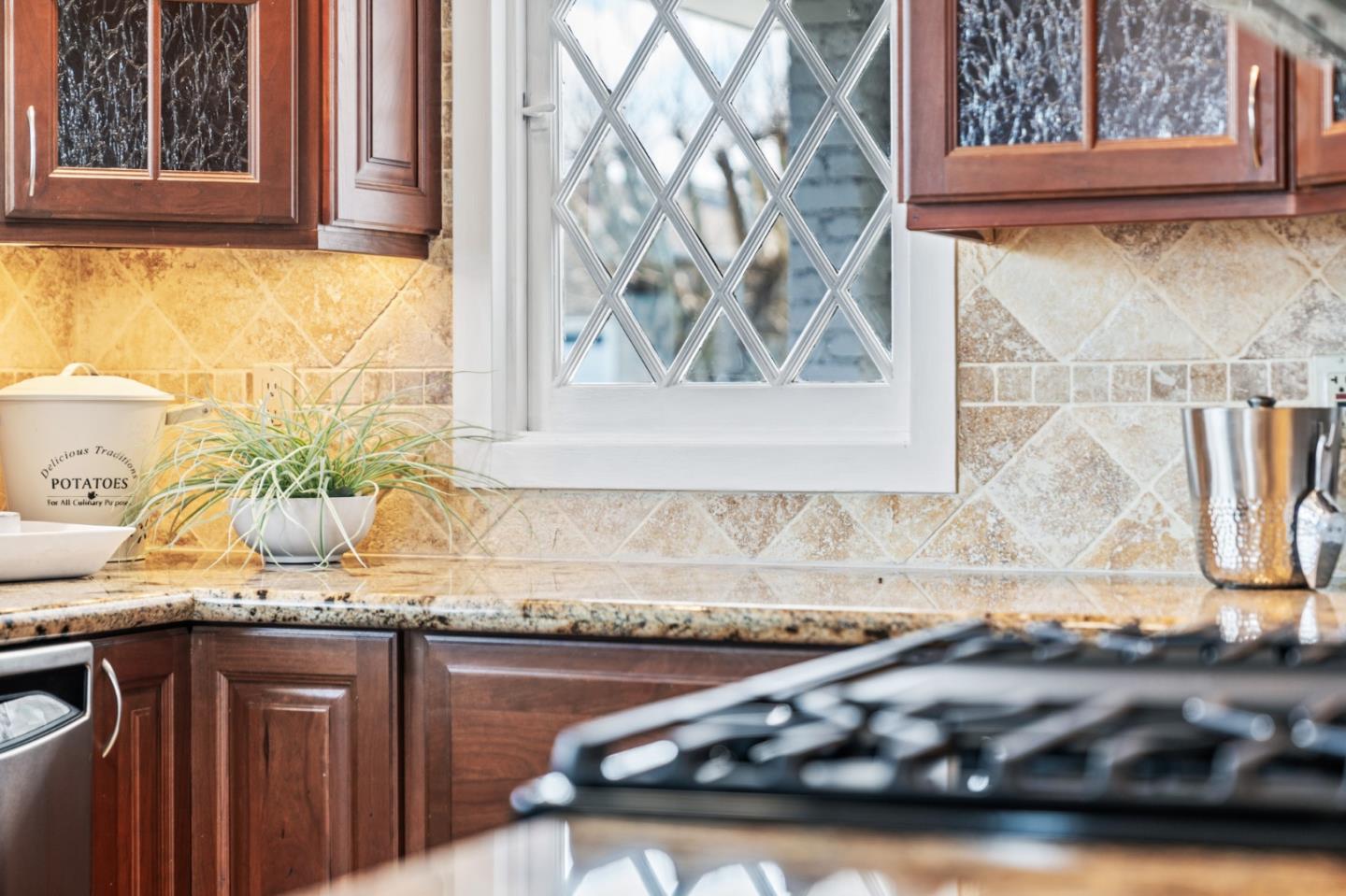 611 Santa Susana AVE